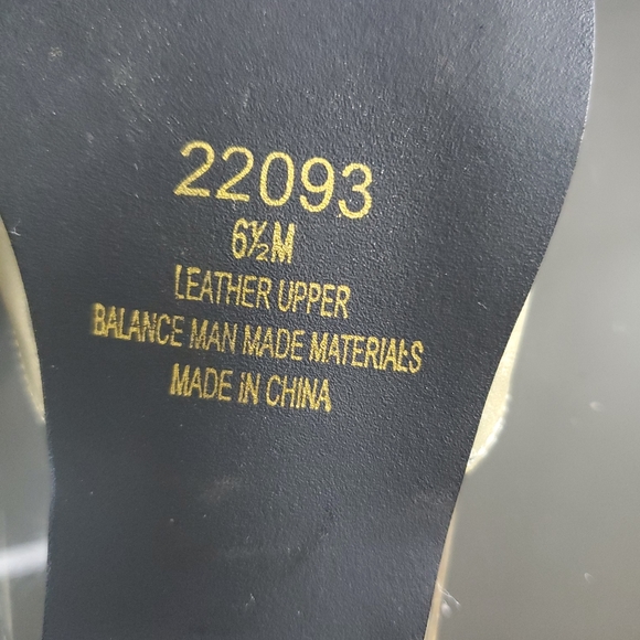 Vtg gold 2.5"h Mules - Picture 8 of 8